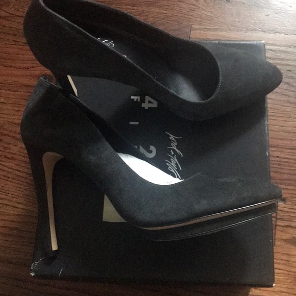 Gray suede heel shoes - Picture 4 of 8